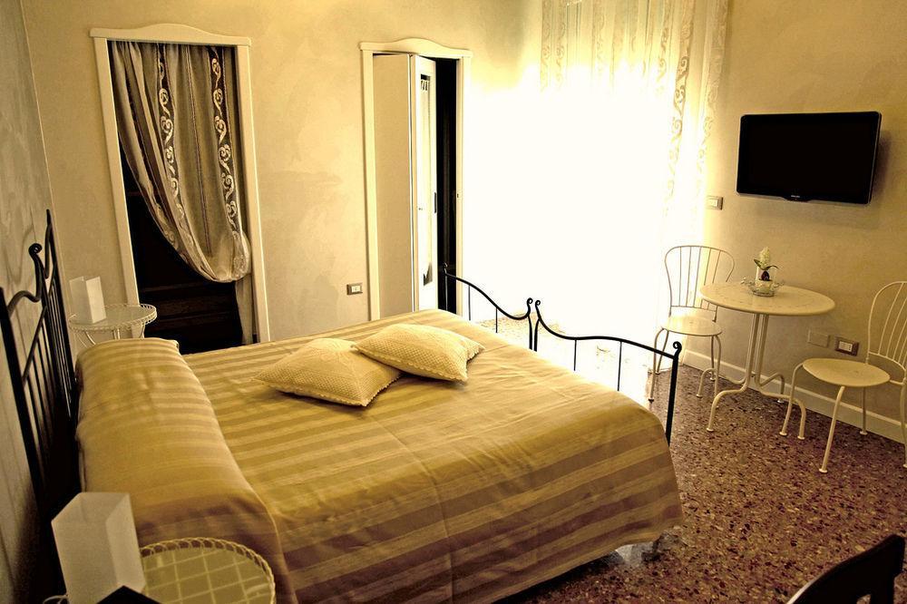 A Class Lecce Buitenkant foto